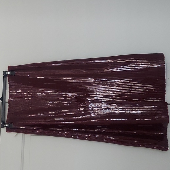 SOPHIE RUE Burgundy Sequins Midi Skirt Size S - Picture 3 of 7